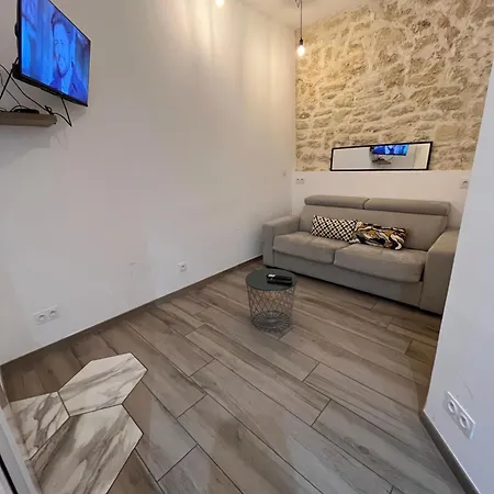 Secteur Gare Et Place De La Comédie, Wifi Et Climatisation Appartamento *